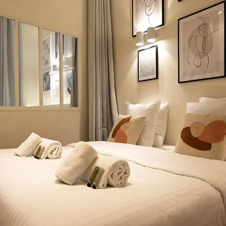 Amazing Flat In Champs Elysees. Apartment Paris