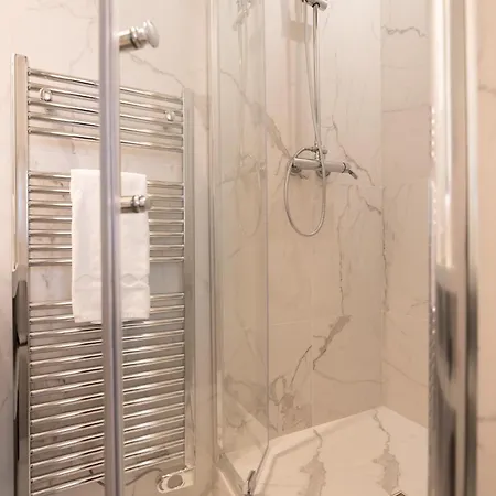 Apartment Amazing Flat In Champs Elysees. *